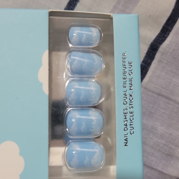 Red Aspen Nail Dashes - Picture 2 of 3